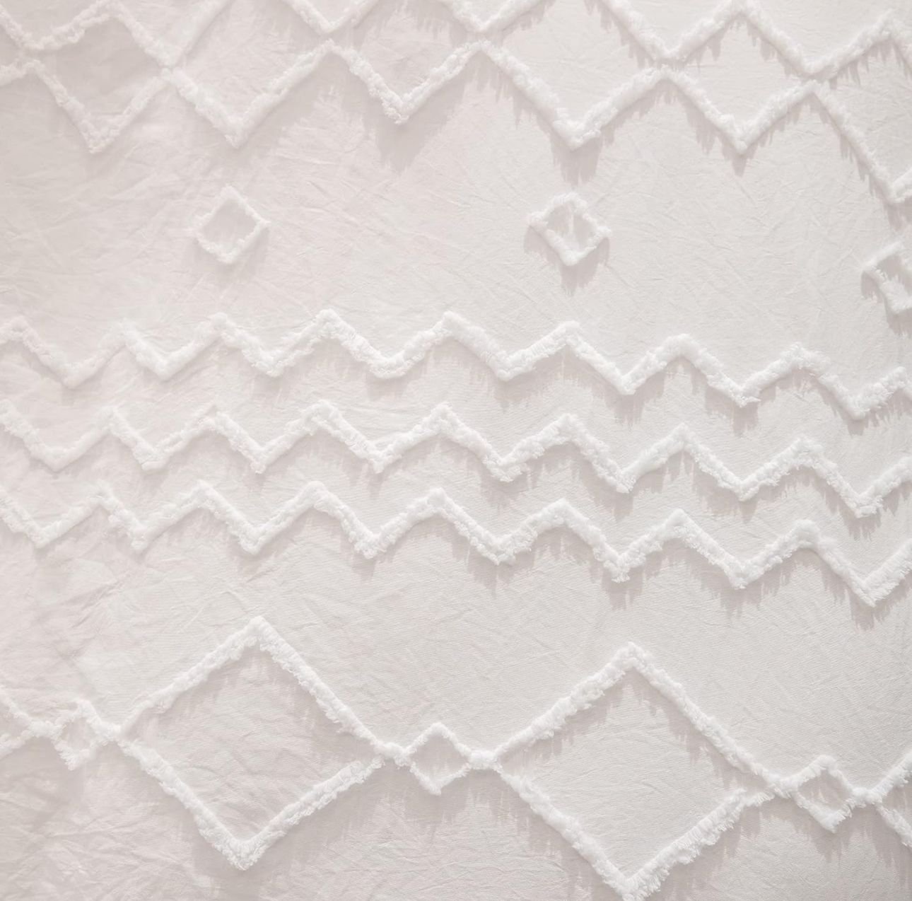 Delicate Pink Geometric Microfiber Bedding Set - Queen